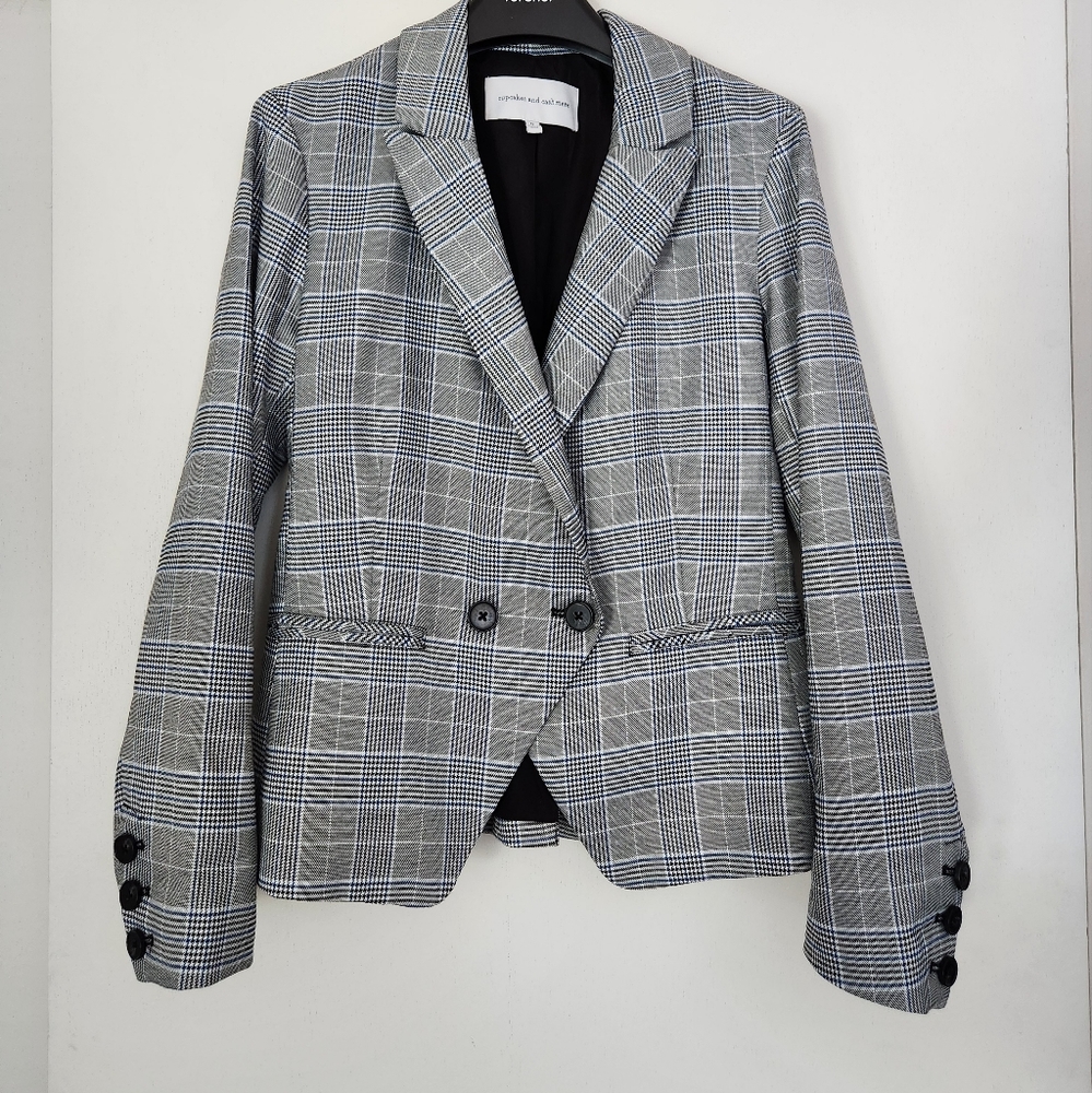 NWOT - Cupcakes & Cashmere Blazer - Size 0